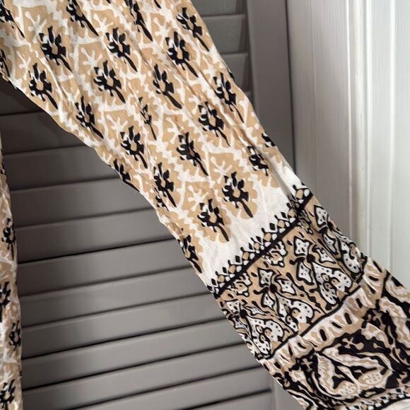 Cream Bell Sleeve V-Neck Tunic - Picture 9 of 13